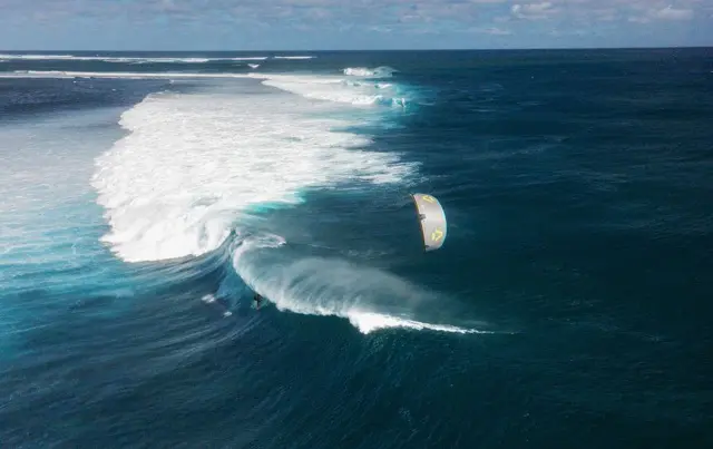 Duotone Neo D/LAB Kitesurfing Kite 2025 - Image 8