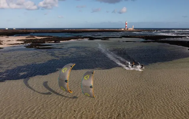 Duotone Neo D/LAB Kitesurfing Kite 2025 - Image 3