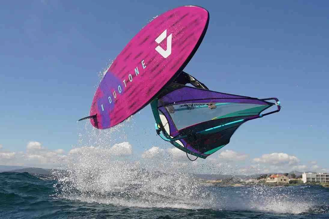 Duotone Skate SLS Windsurfing Board 2025 - Image 2