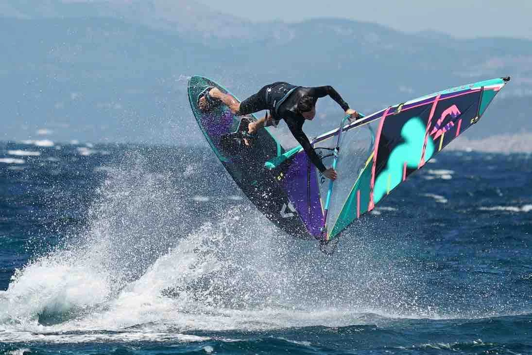 Duotone Skate SLS Windsurfing Board 2025 - Image 3