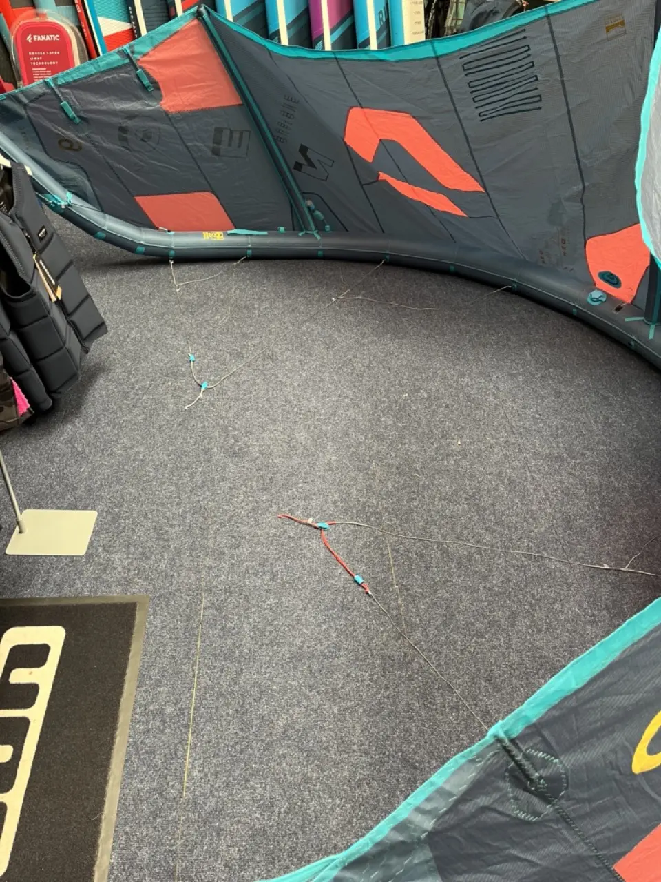 Used Duotone Neo Kitesurfing Kite 2023 - Image 5