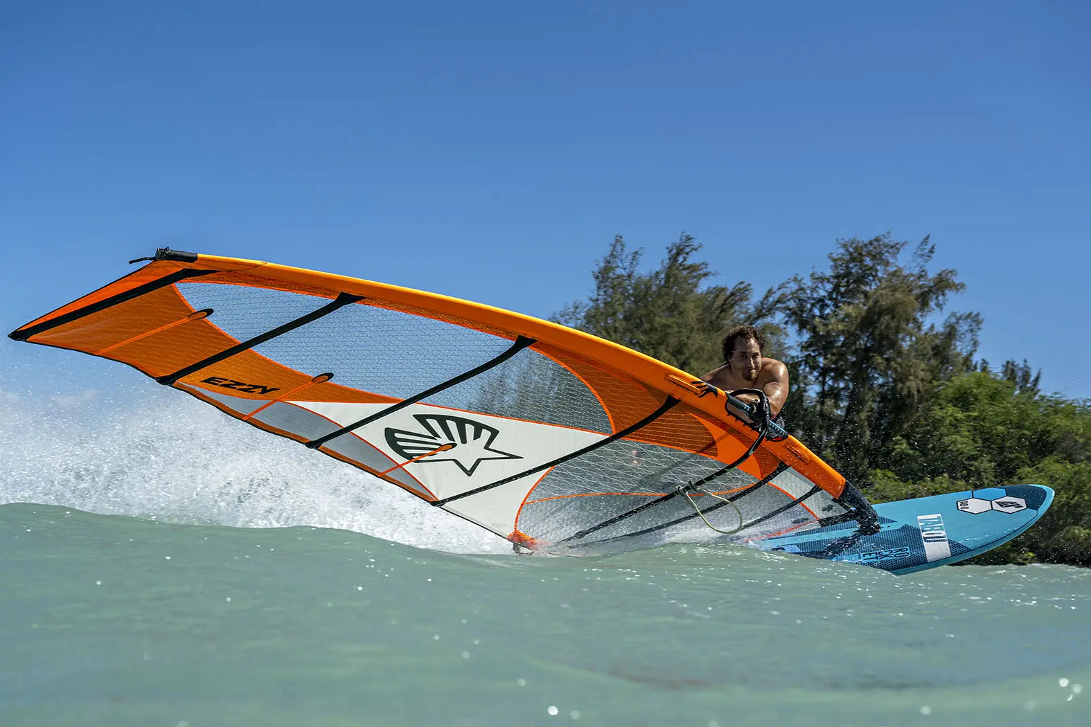 Ezzy Lion Windsurfing Sail 2023 - Image 2